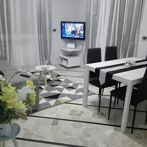 Ylli House San Remo